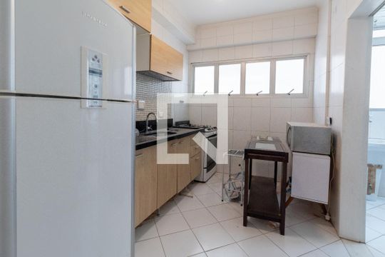 Cozinha de apartamento à venda com 2 quartos, 70m² em Pinheiros, São Paulo