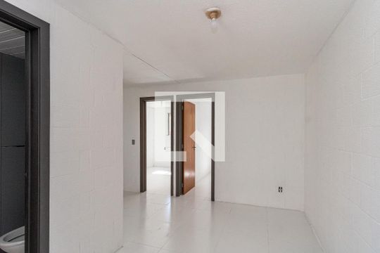 Apartamento à venda com 2 quartos, 40m² em Rubem Berta, Porto Alegre
