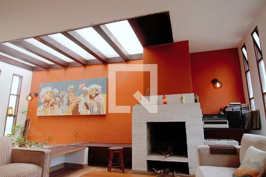 Sala de casa à venda com 3 quartos, 330m² em Vila Progredior, São Paulo