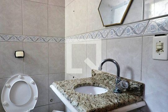 Banheiro da Suíte 1 de casa para alugar com 4 quartos, 225m² em Vila Curuca, Santo André