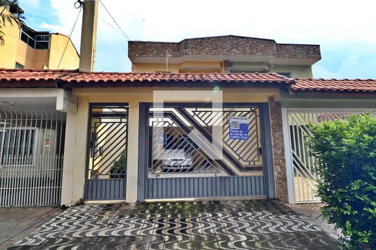 Fachada de casa à venda com 4 quartos, 225m² em Vila Curuca, Santo André