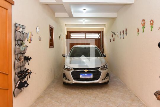 Garagem de casa de condomínio à venda com 4 quartos, 350m² em Sarandi, Porto Alegre
