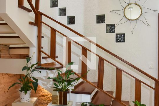 Hall de entrada de casa de condomínio à venda com 4 quartos, 350m² em Sarandi, Porto Alegre