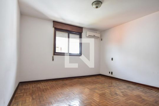 Suíte 01 de casa para alugar com 3 quartos, 150m² em Jardim Aeroporto, São Paulo