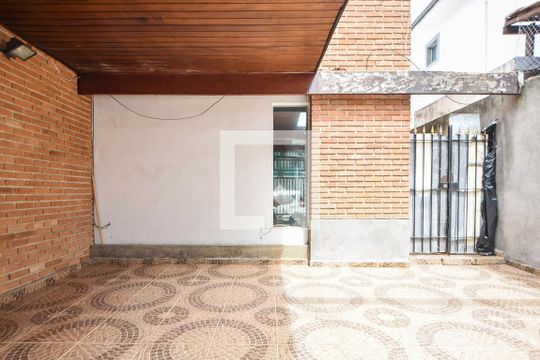 Garagem  de casa para alugar com 3 quartos, 150m² em Jardim Aeroporto, São Paulo