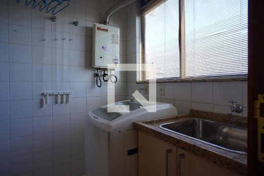 Cozinha e Área de Serviço de apartamento à venda com 3 quartos, 102m² em Petrópolis, Porto Alegre