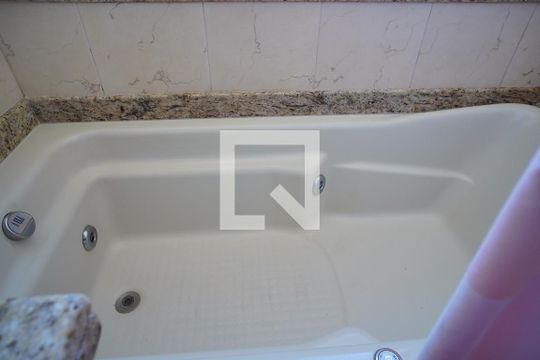 Banheiro Suíte de apartamento à venda com 3 quartos, 102m² em Petrópolis, Porto Alegre
