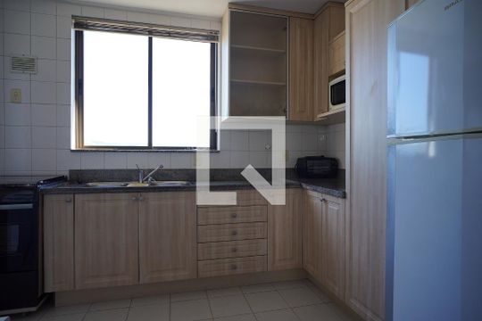 Cozinha de apartamento à venda com 3 quartos, 102m² em Petrópolis, Porto Alegre