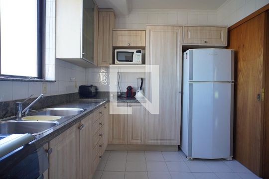 Cozinha de apartamento à venda com 3 quartos, 102m² em Petrópolis, Porto Alegre