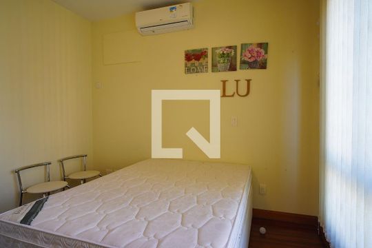 Suíte  de apartamento à venda com 3 quartos, 102m² em Petrópolis, Porto Alegre