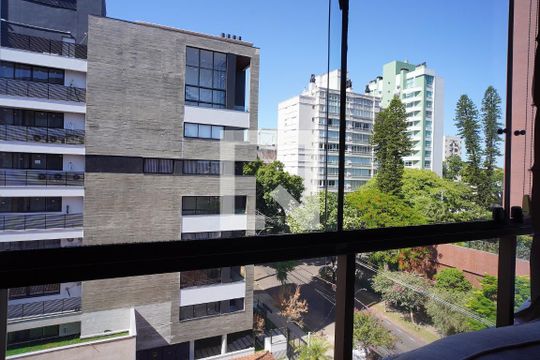 Sala - Vista de apartamento à venda com 3 quartos, 102m² em Petrópolis, Porto Alegre
