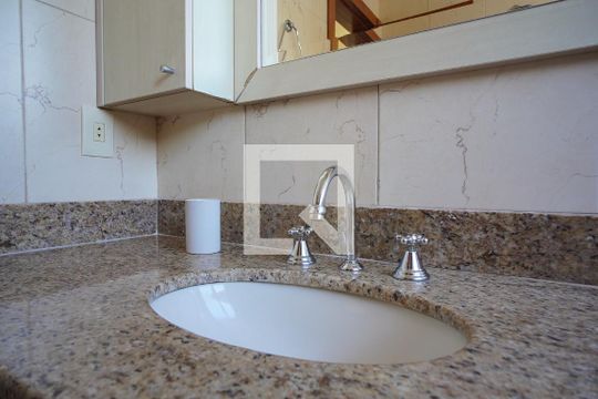 Banheiro Suíte de apartamento à venda com 3 quartos, 102m² em Petrópolis, Porto Alegre