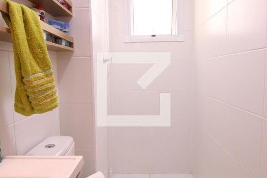 Banheiro de apartamento para alugar com 2 quartos, 41m² em Vila Penteado, São Paulo
