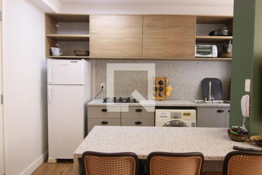 Cozinha de apartamento para alugar com 2 quartos, 41m² em Vila Penteado, São Paulo
