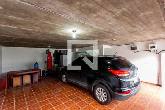 Garagem de casa à venda com 3 quartos, 212m² em Jardim Santa Cruz, São Paulo