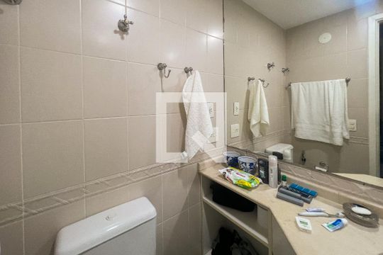Banheiro da Suíte de apartamento para alugar com 1 quarto, 60m² em Jardim Europa, São Paulo