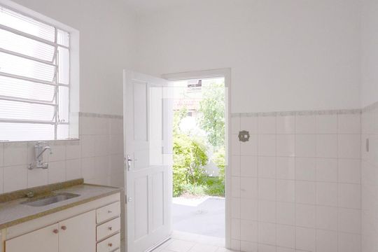 Cozinha de casa para alugar com 3 quartos, 140m² em Aclimação, São Paulo
