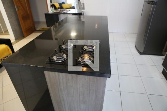 Sala / Cozinha de apartamento para alugar com 1 quarto, 60m² em Canto do Forte, Praia Grande