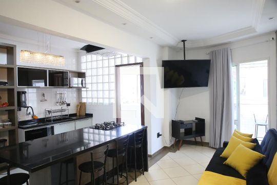 Sala / Cozinha de apartamento para alugar com 1 quarto, 60m² em Canto do Forte, Praia Grande