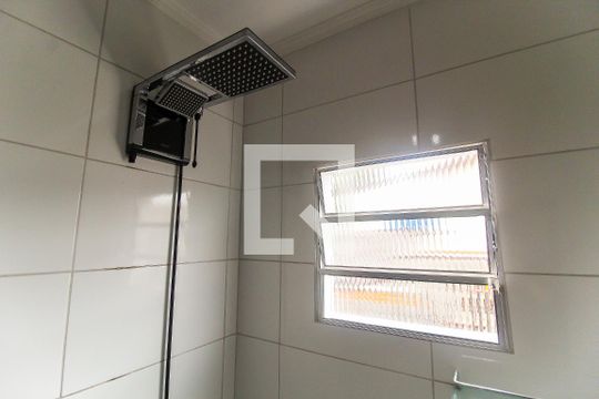 Banheiro de casa para alugar com 2 quartos, 80m² em Vila Gepina, Itaquaquecetuba