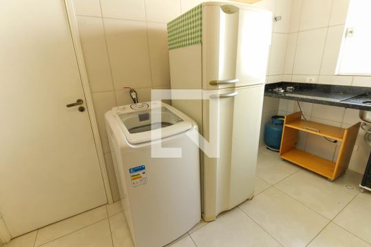 Detalhe Cozinha de casa para alugar com 1 quarto, 30m² em Vila Invernada, São Paulo