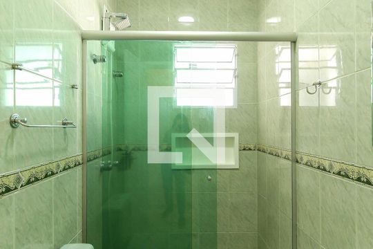 Banheiro de casa para alugar com 1 quarto, 30m² em Vila Invernada, São Paulo