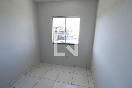 Quarto 1 de apartamento para alugar com 2 quartos, 30m² em Samambaia Norte (samambaia), Brasília