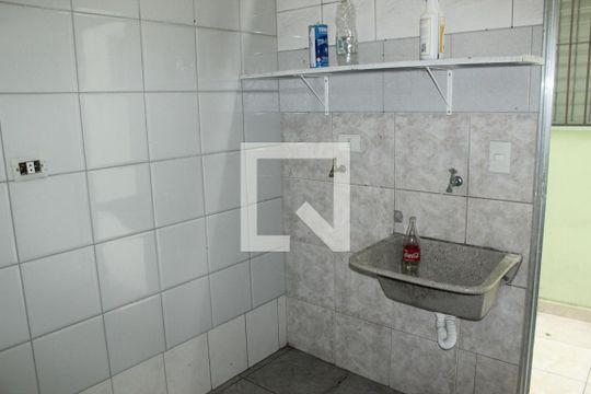 Área de Serviço de casa para alugar com 1 quarto, 40m² em Jardim Guarapiranga, São Paulo