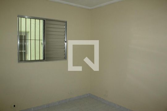 Quarto de casa para alugar com 1 quarto, 40m² em Jardim Guarapiranga, São Paulo