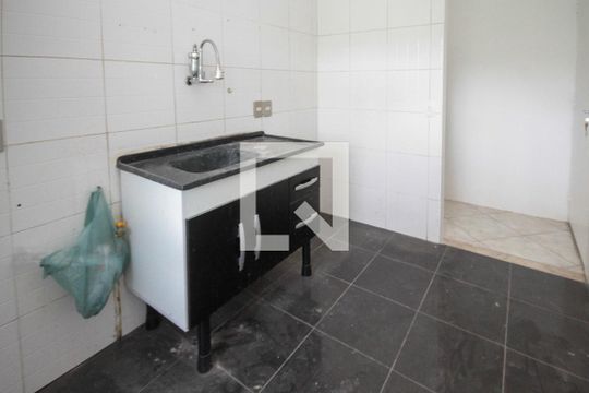 Cozinha de apartamento para alugar com 3 quartos, 55m² em Jardim Santa Terezinha (zona Leste), São Paulo