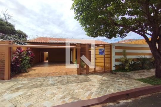 Fachada de casa para alugar com 4 quartos, 250m² em Parque Residencial Lagoinha, Ribeirão Preto