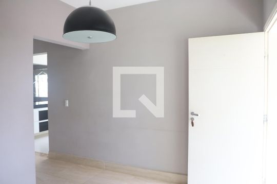 Sala de casa de condomínio à venda com 3 quartos, 175m² em Parque Xangrilá, Campinas