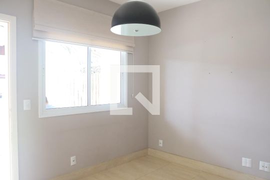 Sala de casa de condomínio à venda com 3 quartos, 175m² em Parque Xangrilá, Campinas