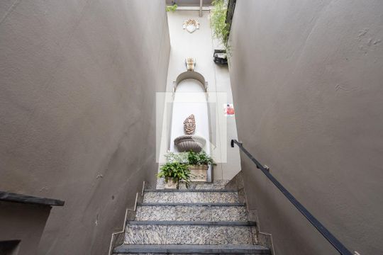 Entrada 1 de casa à venda com 5 quartos, 440m² em Jardim Paulista, São Paulo