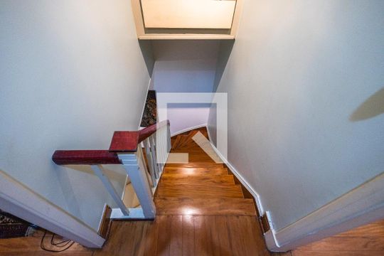 Escada 2 de casa à venda com 5 quartos, 440m² em Jardim Paulista, São Paulo