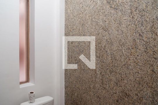 Lavabo de casa para alugar com 3 quartos, 198m² em Jardim Santa Rosália, Sorocaba