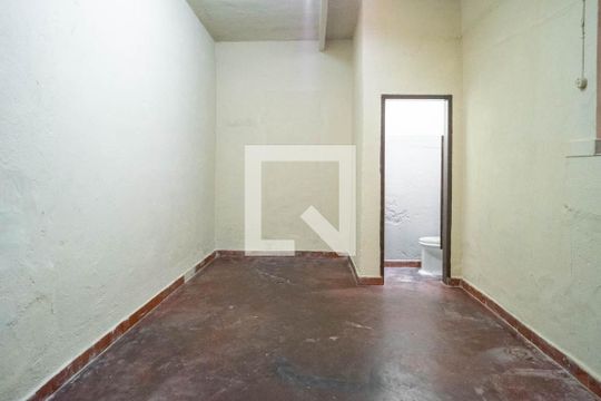 Quarto de Serviço de casa à venda com 3 quartos, 100m² em Vila Nhocune, São Paulo