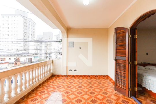 Sacada de casa à venda com 3 quartos, 231m² em Veloso, Osasco
