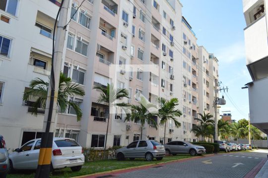 Fachada do bloco de apartamento à venda com 2 quartos, 48m² em Pechincha, Rio de Janeiro
