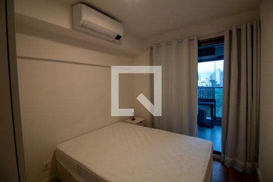 Quarto de apartamento à venda com 1 quarto, 42m² em Santo Amaro, São Paulo