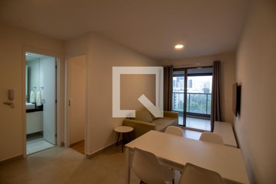 Apartamento à venda com 1 quarto, 42m² em Santo Amaro, São Paulo