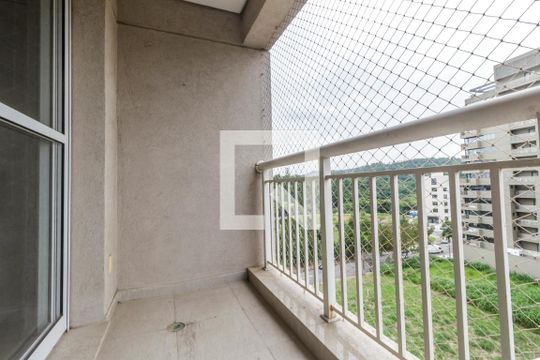 Varanda de apartamento para alugar com 1 quarto, 50m² em Empresarial 18 do Forte, Barueri