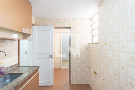 Cozinha de apartamento à venda com 2 quartos, 71m² em Tijuca, Rio de Janeiro