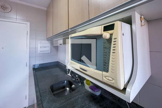 Cozinha de apartamento para alugar com 3 quartos, 89m² em Indianópolis, São Paulo