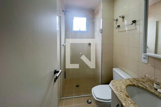 Banheiro de apartamento para alugar com 3 quartos, 89m² em Indianópolis, São Paulo