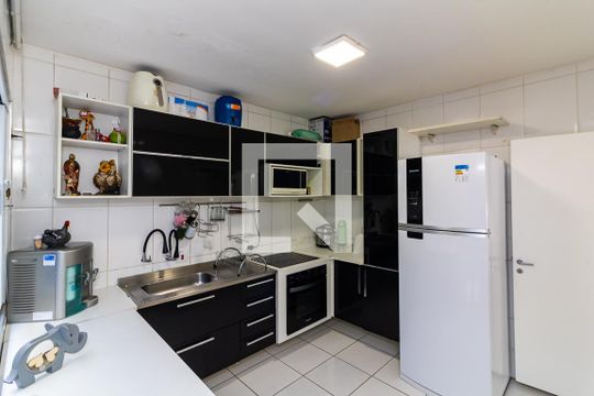 Cozinha de casa à venda com 4 quartos, 120m² em Parque Sao Domingos, São Paulo