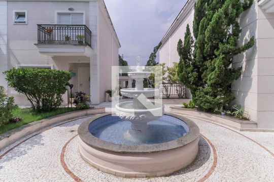 Área comum de casa de condomínio à venda com 3 quartos, 205m² em Jardim Avelino, São Paulo