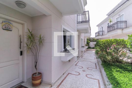 Área comum de casa de condomínio à venda com 3 quartos, 205m² em Jardim Avelino, São Paulo