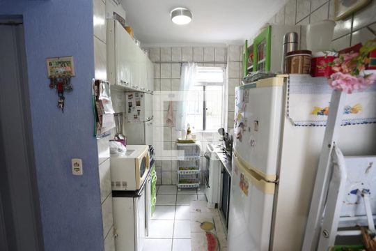 Cozinha de apartamento à venda com 2 quartos, 48m² em Vila Sílvia, São Paulo