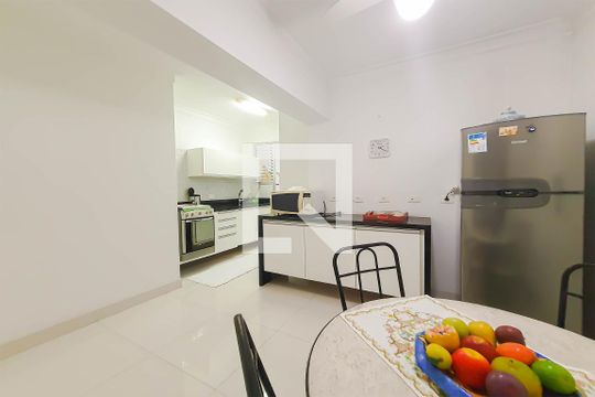 Cozinha de apartamento para alugar com 4 quartos, 115m² em Vila Maia, Guarujá